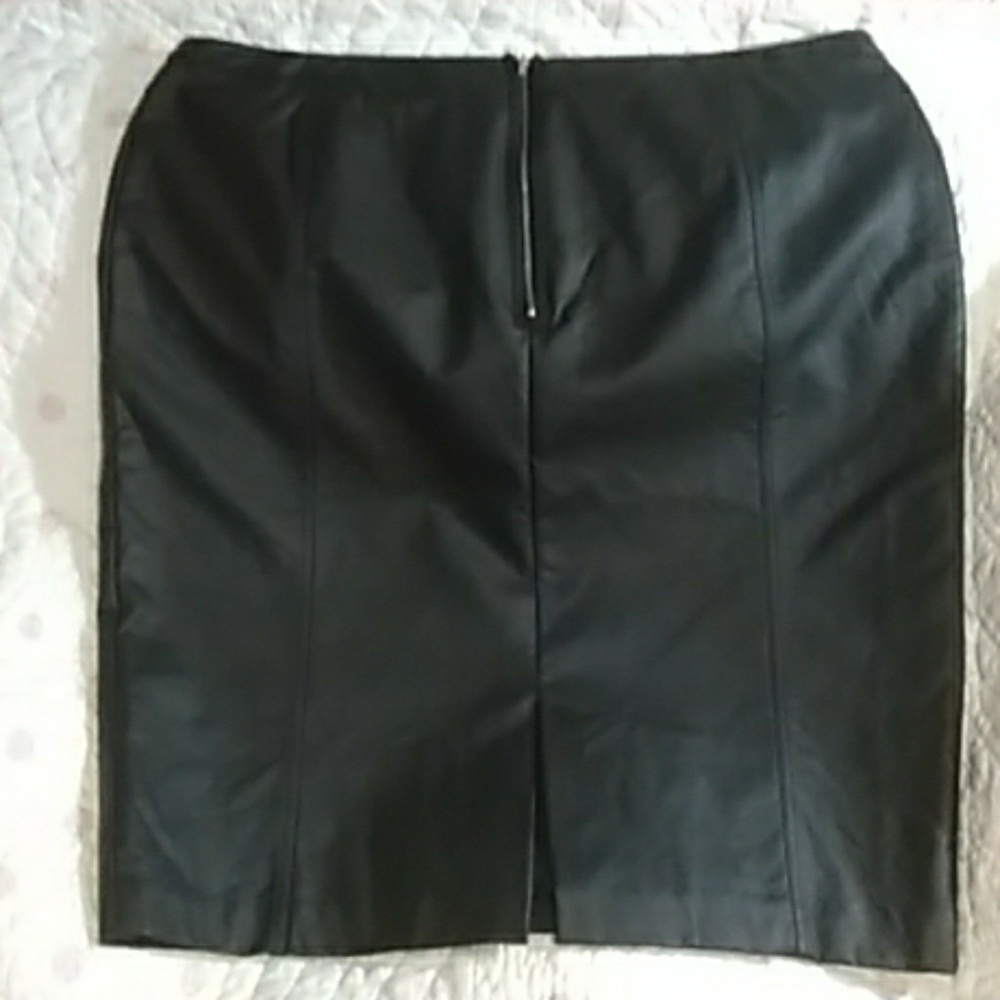 NEW❤️ Faux Black Leather Skirt ❤️ 20W